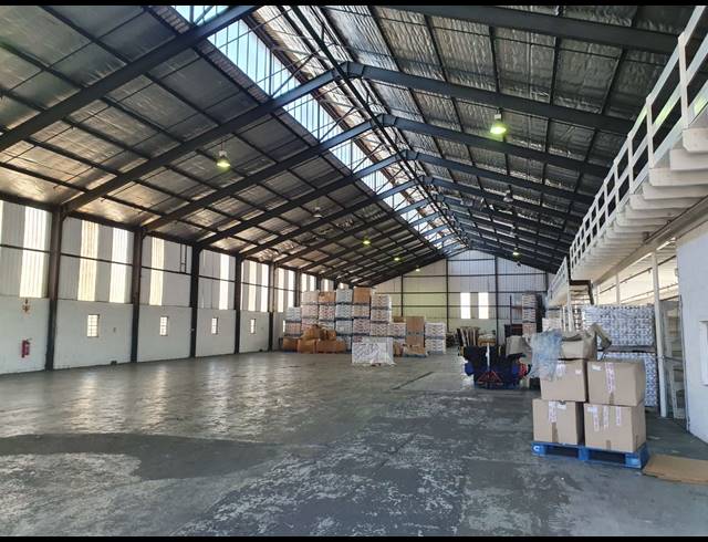 1,600M² FACTORY TO LET IN TRIANGLE FARM